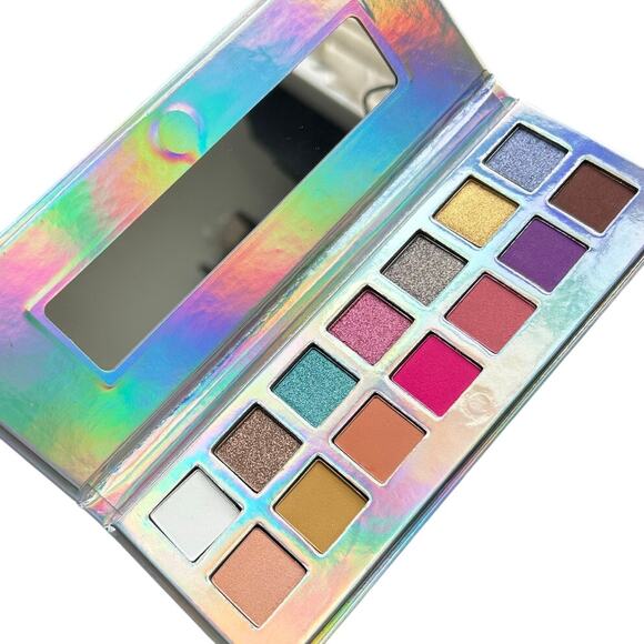 NEW Copycat Beauty "Medeterena" Eye Shadow Palette (ES19) - Picture 1 of 7